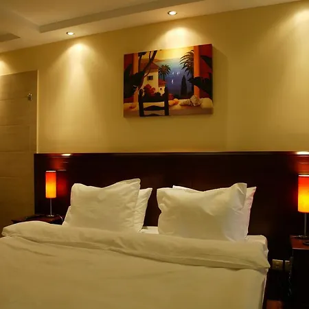 Garni Contact Hotel 3*
