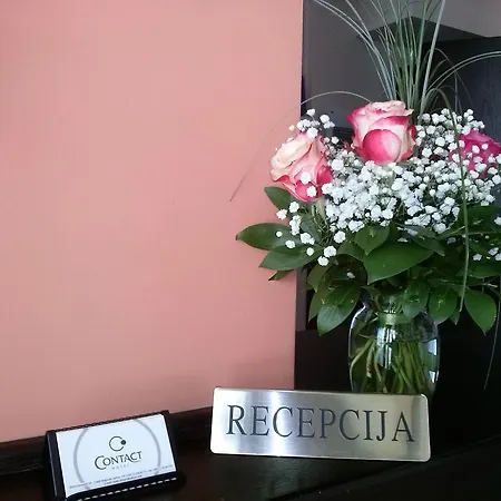 Hotel Garni Contact 3*