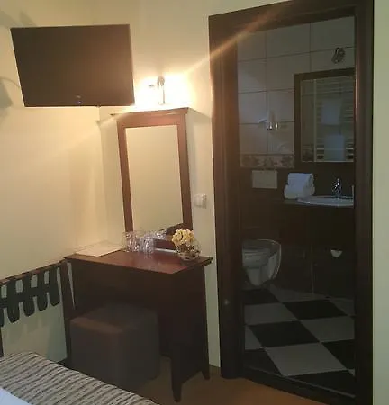 Hotel Garni Contact 3*