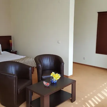 Garni Contact Hotel 3*