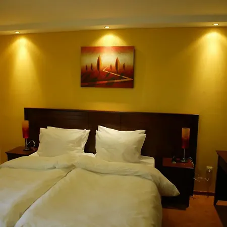 Garni Contact Hotel